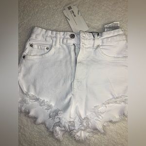 ZARA NWT WHITE JEAN SHORTS SIZE 4
